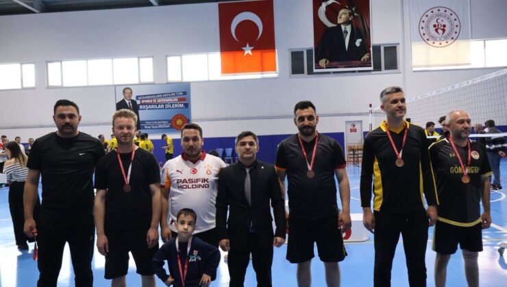 Pınarbaşı’da Kurumlararası Voleybol Turnuvası Tamamlandı