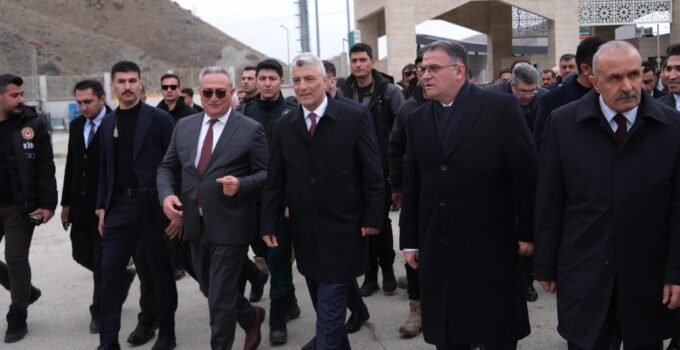 Bakan Bolat, mart ayı dış ticaret verilerini açıkladı (2)