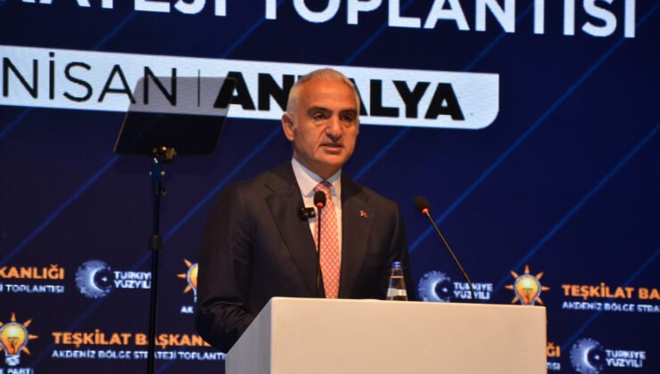 Bakan Ersoy: Artık her yıl kendini aşan ve yeni rekorlar kıran bir Türk turizmi var