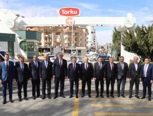 Bakan Yumaklı, Konya Şeker Fabrikası’nı ziyaret etti