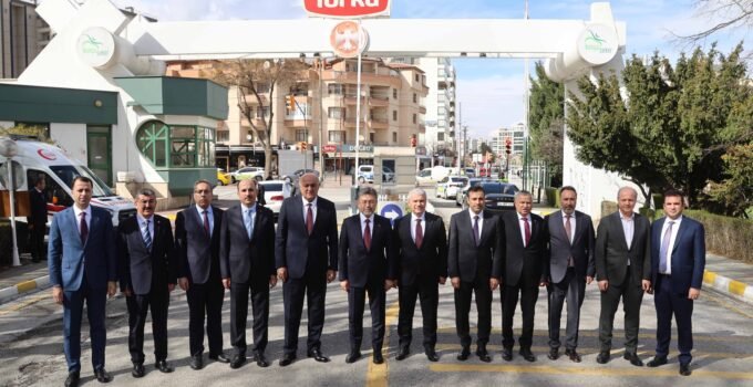 Bakan Yumaklı, Konya Şeker Fabrikası’nı ziyaret etti