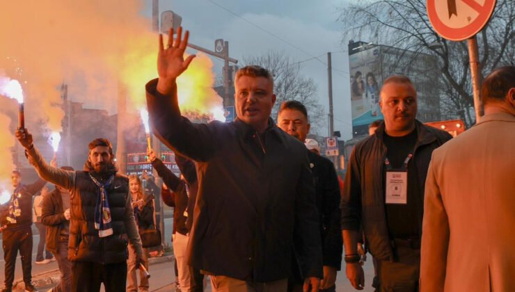 Fenerbahçe Opet şampiyonluğu kutladı