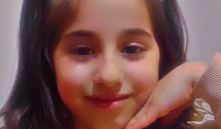 İstanbul – Zeytinburnu’nda beton parçasının isabet ettiği 6 yaşındaki çocuk son yolculuğuna uğurlandı