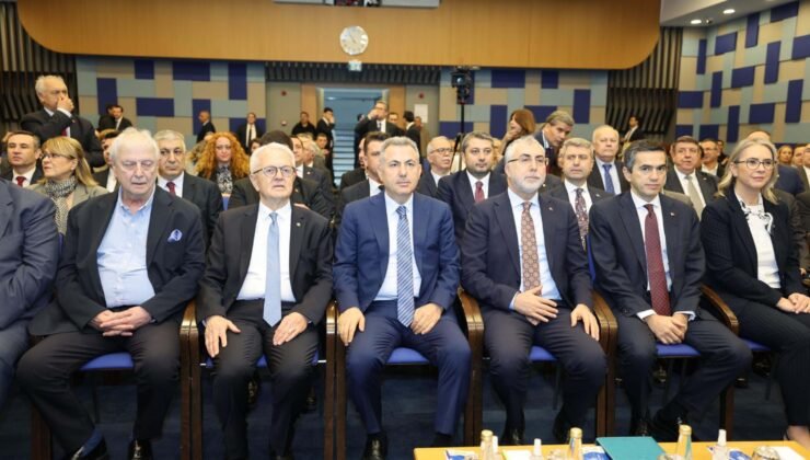 Kamu ve işveren, istişare için İZTO’da buluştu