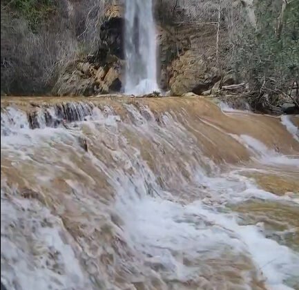 Kuruyan şelaleler coştu, seyirlik görüntüler oluştu