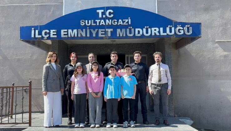 Öğrencilerden Sultangazi İlçe Emniyet Müdürlüğü’ne ziyaret