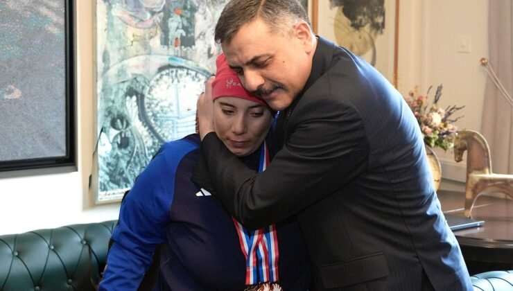 Otizmli ikiz kayakçıların hedefi dünya şampiyonluğu