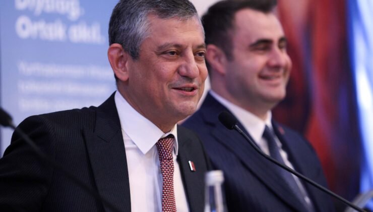 Özgür Özel: Bu dönemin en büyük ayıbı parlamentoda Romanların temsil edilmiyor oluşu