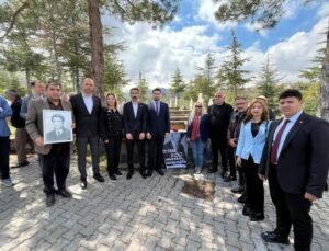 “Efsane İl Başkanı” olarak hafızalara kazınan önceki dönem İl Başkanımız Av. Mustafa Nihat Kulkuloğlu’nu ölüm yıl dönümünde saygı