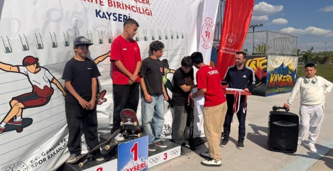 Kayseri’de Türkiye’nin En İyi Kaykaycıları Belli Oldu
