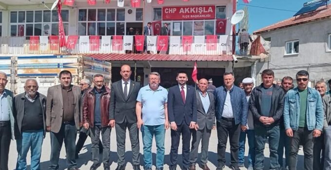 Akkışla’da Sahadayız, halkımızla yan yana, mücadelenin tam ortasındayız.