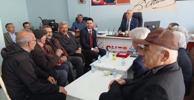 CHP Kayseri : “İl Başkanımız Av. Gözbaşı ve il yönetim kurulu üyelerimiz; Sarıoğlan İlçe Başkanlığımızı ziyaret ettik.”