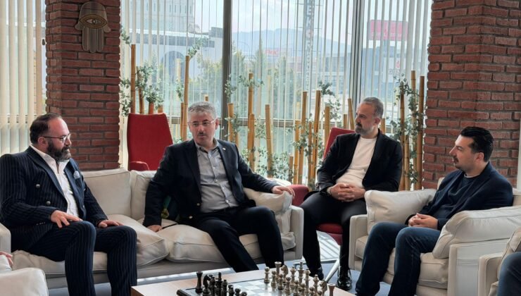 AK Parti’li Çopuroğlu, kapı sektörünün temsilcileri ile bir araya geldi