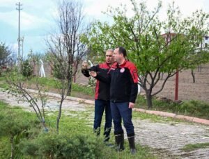 İl Müdürü Saklav’dan Doludan Zarar Gören Tarım Alanlarında İnceleme