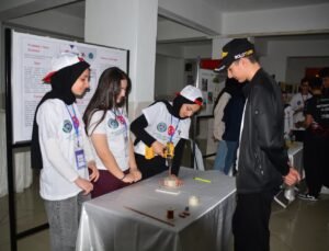 Yahyalı’da TÜBİTAK 4006 Bilim Fuarı Açıldı