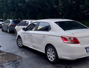 Talas Bahçelievler de maddi hasarlı meydana gelen bir kaza deklanşörümüze denk geldi.