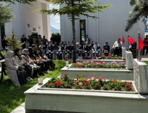 Kayseri Protokolünden Kartal Şehitliği’ne Ziyaret