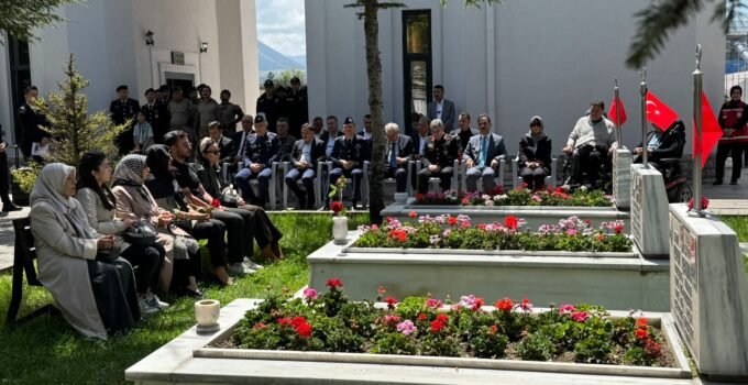 Kayseri Protokolünden Kartal Şehitliği’ne Ziyaret