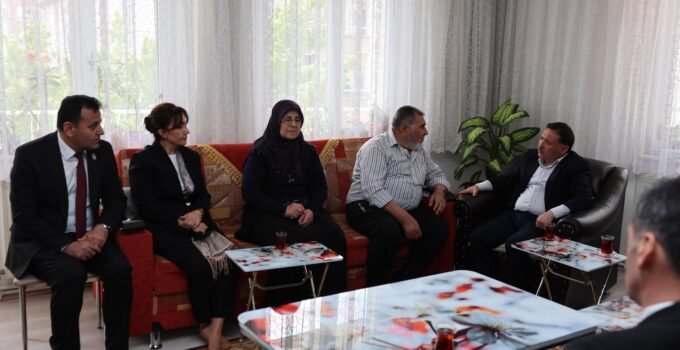 Vali Çiçek’ten Şehit Ailelerine Bayram Ziyareti
