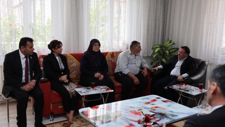 Vali Çiçek’ten Şehit Ailelerine Bayram Ziyareti