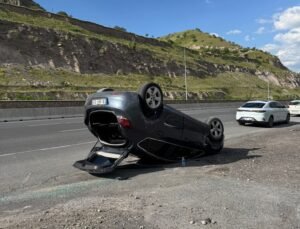 Kayseri’de otomobil devrildi: 1 yaralı