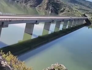 Kaymakam Öztoprak, Kızılırmak’a Atlamak İsteyen Şahsı İkna Etti