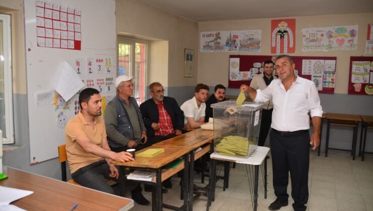Çubukharmanı Mahallesi’nde Muhtarlık Seçimini Cüma Ülyer Kazandı