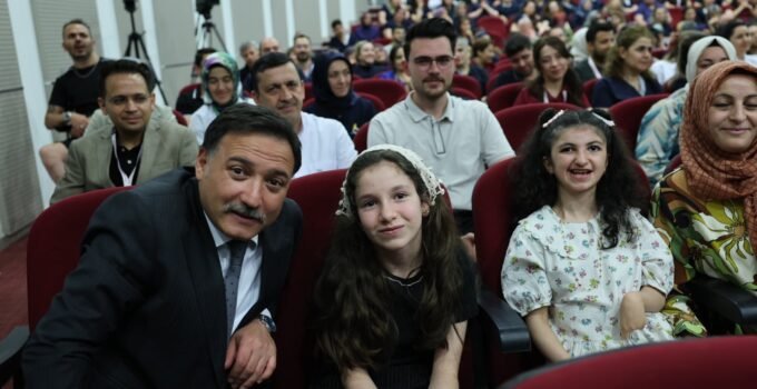 Vali Gökmen Çiçek: Bizi dünyada diğer milletlerden ayrı kılan bir şey varsa o da ailedir