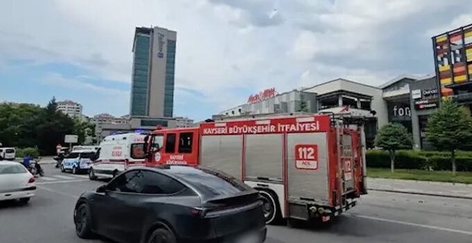 Kayseri’de AVM’ye Asılsız ‘Canlı Bomba’ İhbarı: 13 Yaşındaki Çocuk Yakalandı