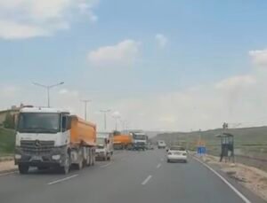 Kayseri’de Otomobil Şarampole Devrildi; Kaza Anı Kamerada