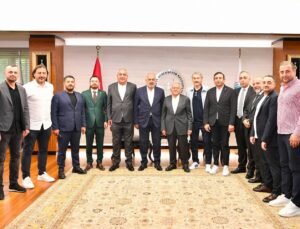 Kayserispor’un Yeni Yönetiminden Başkan Büyükkılıç’a Ziyaret