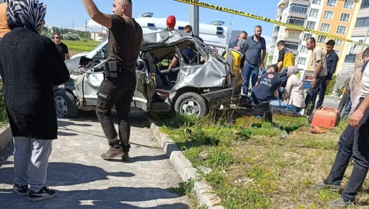 Kayseri’de İki Otomobil Çarpıştı: 3 Ölü, 5 Yaralı