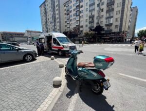 Hafif ticari araç ile motosiklet çarpıştı; baba ile kızı yaralandı