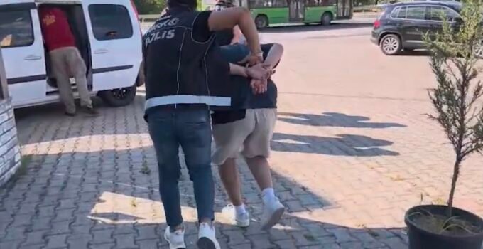 Kayseri’de uyuşturucu operasyonu: 3 gözaltı