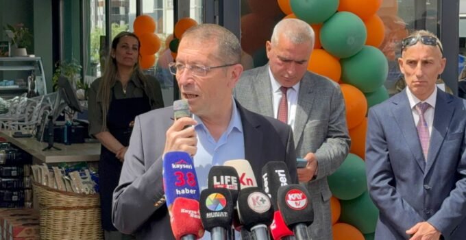 Vali Yardımcısı Şenol Esmer kalp krizinden hayatını kaybetti