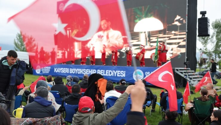 Kayseri milli takım için tek yürek oldu