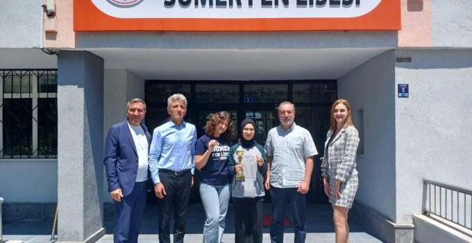 Sümer Fen Lisesi öğrencilerine robotik başarı ödülü