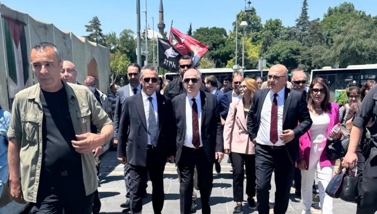 Zafer Partisi Genel Başkanı Ümit Özdağ Kayseri’de Vatandaşlarla Buluştu