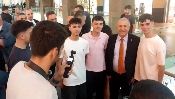 Zafer Partisi Genel Başkanı Ümit Özdağ, Kayseri’de Forum Alışveriş Merkezi’ni ziyaret ederek vatandaşlarla bir araya geldi