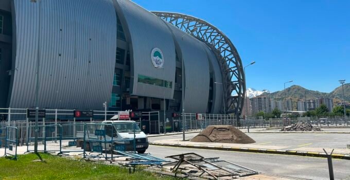 Kayserispor’un maçlarını oynadığı stadyumda tadilat