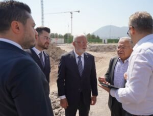 Başkan Büyükkılıç ve AK Parti’li Elitaş, Kartal Katlı Kavşağı Projesini inceledi