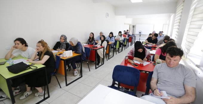 KAYMEK’in ücretsiz KPSS kursu ve deneme kulübüne yoğun ilgi