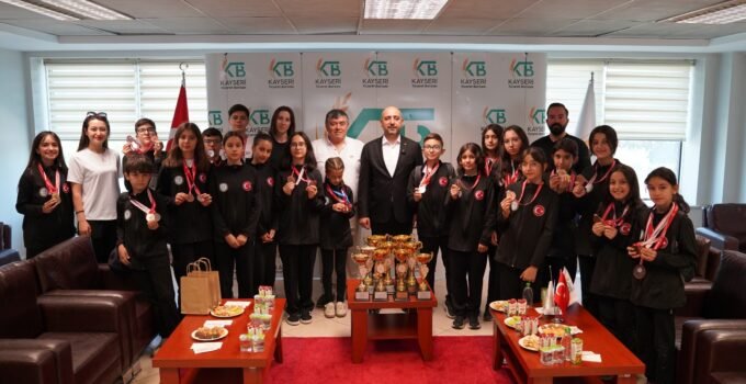 KTB ERVA sporcuları Başkan Bağlamış’ı ziyaret etti