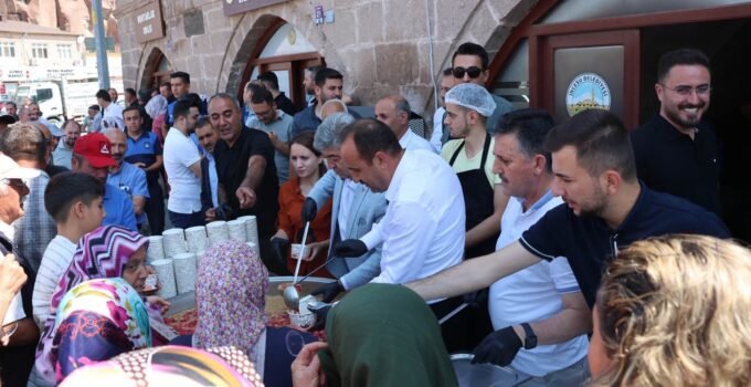 İncesu’da vatandaşlara aşure ikram edildi
