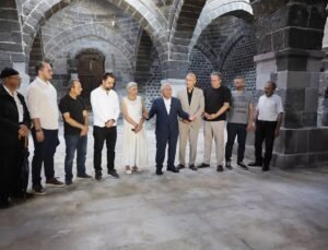 Başkan Büyükkılıç’tan 5 asırlık bedestende inceleme