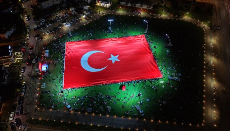 Talas’ta Dünyanın En Büyük Türk Bayrağı Açıldı