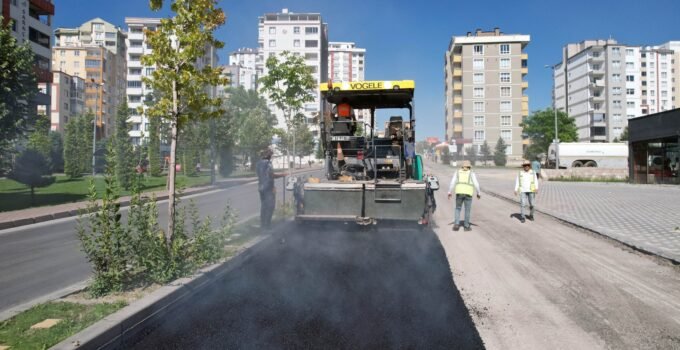 Talas’ta Sayer Caddesi’nin altyapı ve üstyapısı yenilendi
