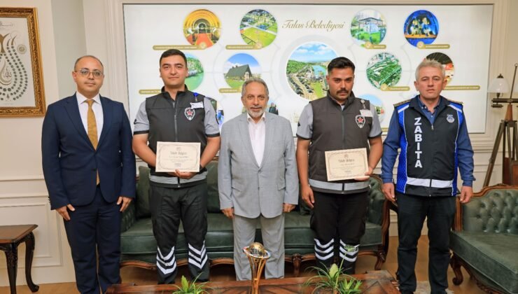 Zincidere Mesire Alanı’nda bulunan 700 bin TL’lik altın ve döviz sahibine teslim edildi