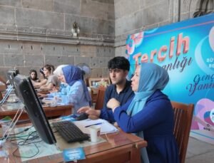 Büyükşehir’in ücretsiz YKS tercih danışmanlığına yoğun ilgi