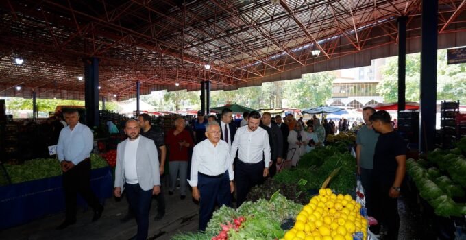 Başkan Büyükkılıç, Hürriyet Pazar Yeri’nde esnaf ve vatandaşlarla buluştu